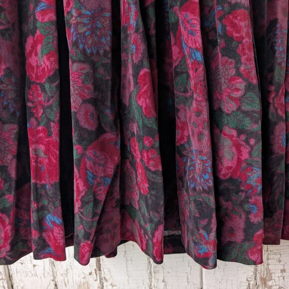 Red and Black Floral Velvet Laura Ashley Midi Dress 80s/90s - Picture 10 of 10